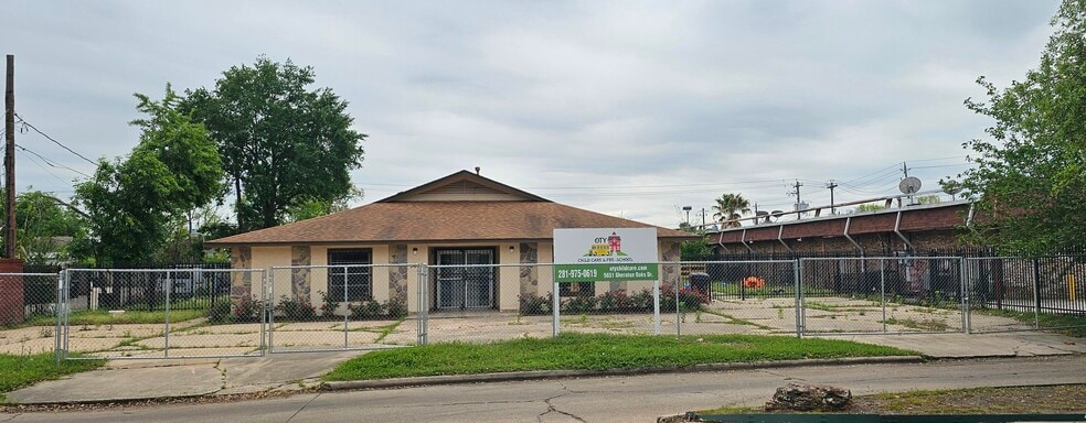 More Photos Of 5651 Sheraton Oaks Dr, Houston Freestanding For Sale
