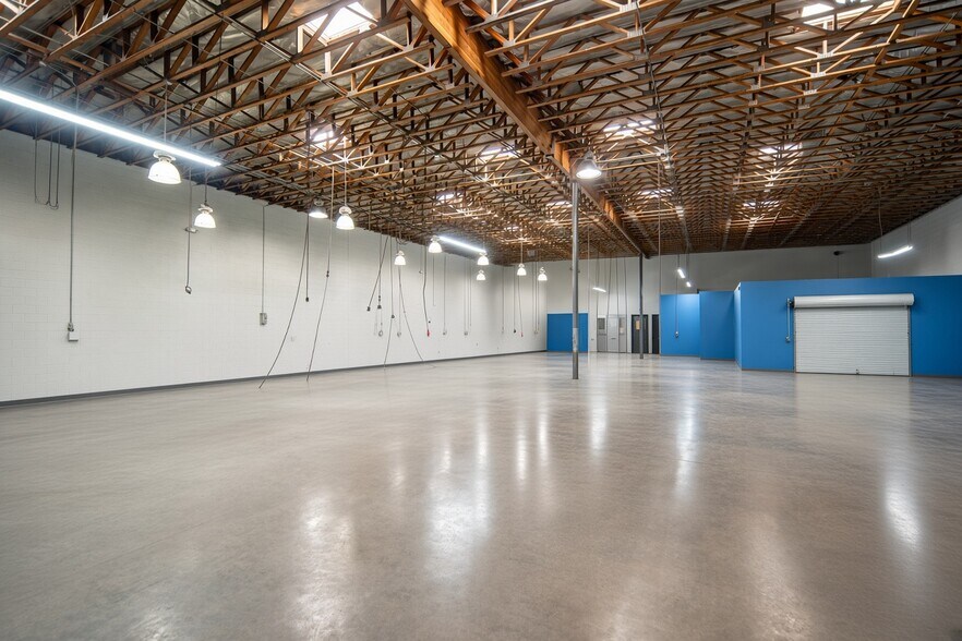 More Photos Of 2643 N 37th Dr, Phoenix Manufacturing For Sale
