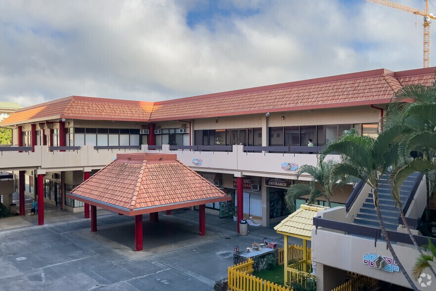 More Photos Of 100 N Beretania St, Honolulu General Retail For Lease