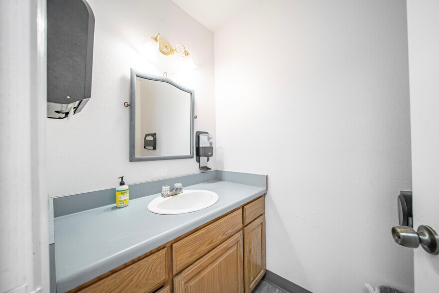 More Photos Of 315 E Route 66, Glendora Healthcare For Lease