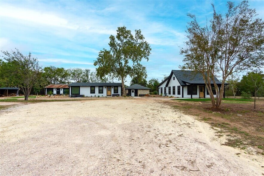 More Photos Of 27320 Ranch Road 12, Dripping Springs Office For Sale