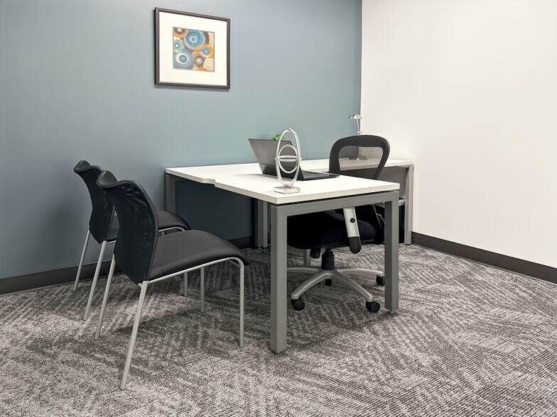 More Photos Of 2550 W Union Hills Dr, Phoenix Coworking Space