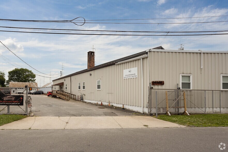 More Photos Of 45 Burch Ave, Amityville Industrial For Sale
