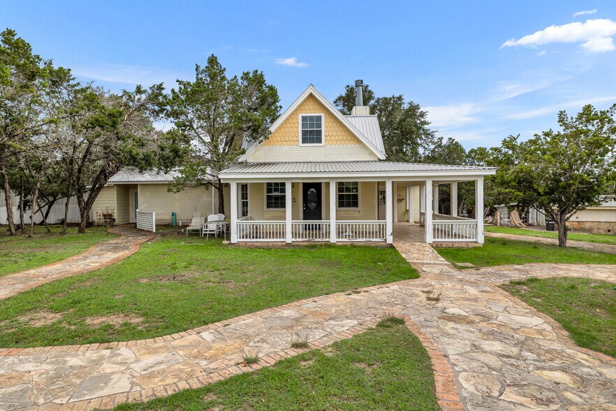 More Photos Of 251 Circle Dr, Wimberley Hospitality For Sale
