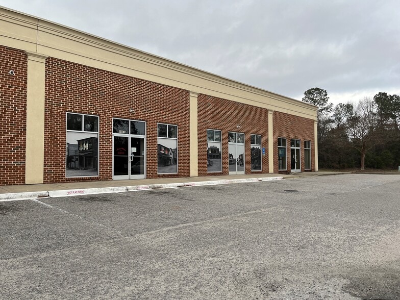 More Photos Of 699 Bultman Dr, Sumter Storefront Retail Office For Lease