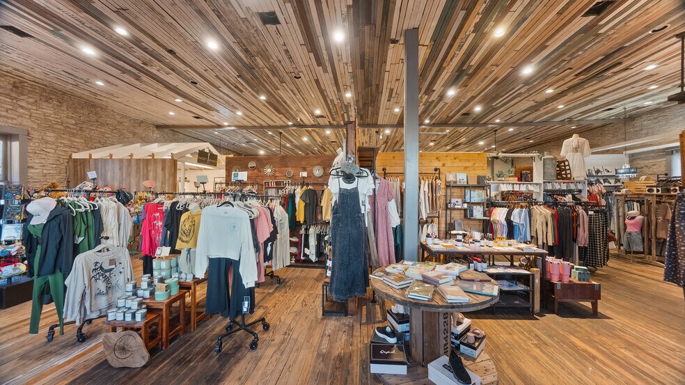 More Photos Of 101 N Elm, Hico General Retail For Sale