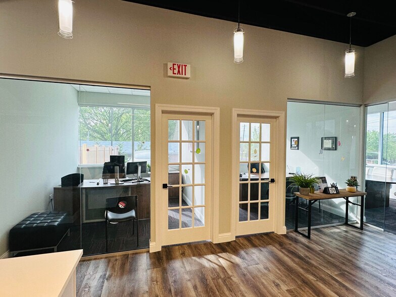 More Photos Of 1706 Smizer Station Rd, Saint Louis Office For Sale