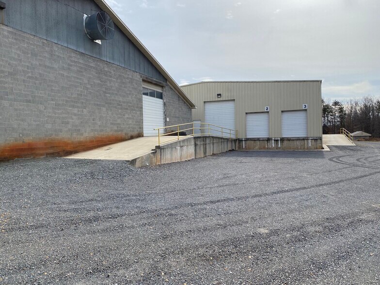 More Photos Of 216 Bingham & Parks Rd, Advance Industrial For Lease