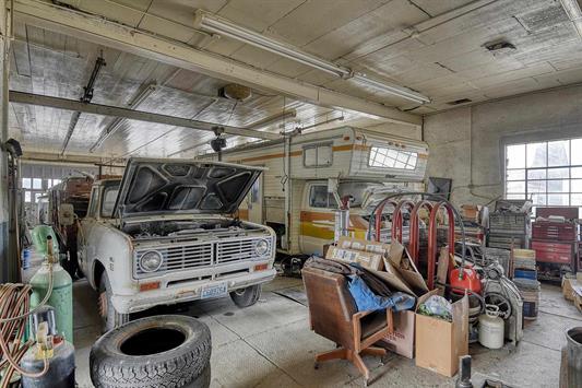 More Photos Of 110 E Broadway Ave, Reardan Service Station For Sale