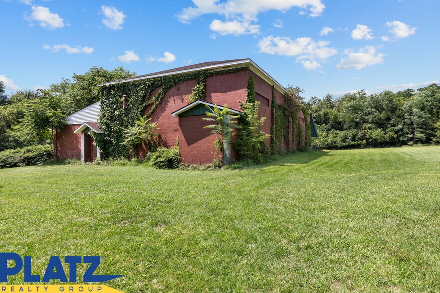 Primary Photo Of 126 Davis Ln, Youngstown Apartments For Sale