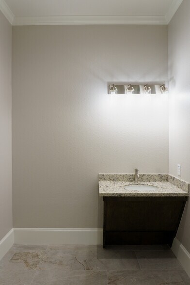 More Photos Of 12414 Spring Cypress Rd, Tomball Medical For Sale