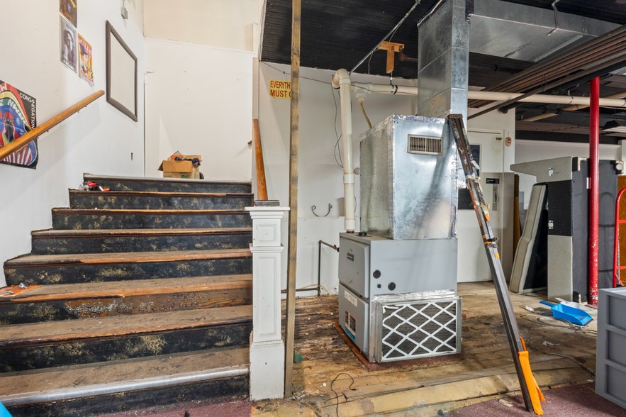 More Photos Of 30-32 S Main St, Attleboro General Retail For Sale