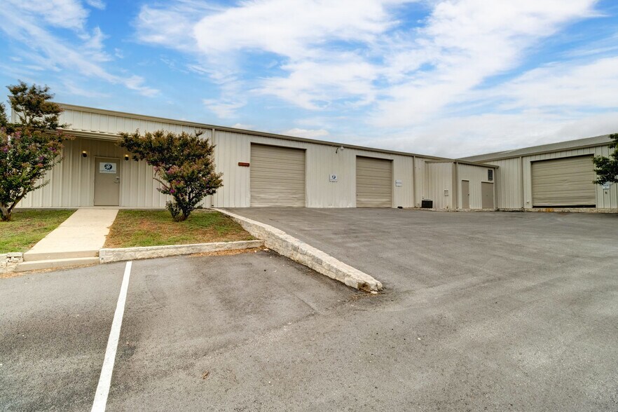 More Photos Of 14101 Hwy 290 W, Austin Unknown For Lease