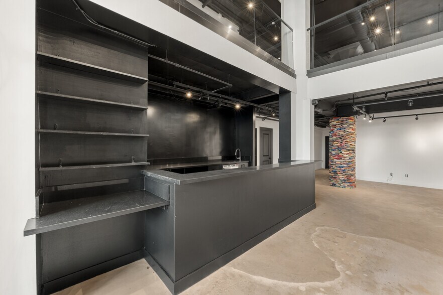 More Photos Of 950 S Broadway, Los Angeles Office For Lease