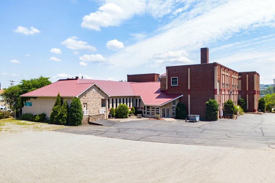 Primary Photo Of 879 Freeport Rd, Creighton Medical For Sale