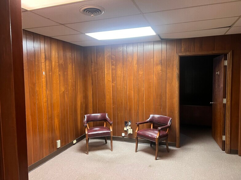 More Photos Of 309 N Main St, Salisbury Office Residential For Sale