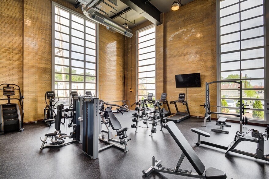 More Photos Of 1100 Richmond Hwy, Richmond Apartments For Sale