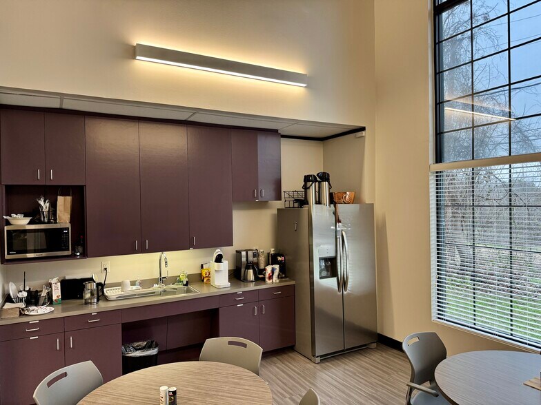 More Photos Of 4604 S Lamar Blvd, Austin Medical For Lease