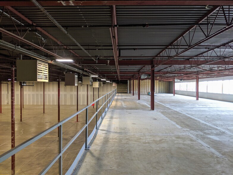 More Photos Of 11307-11329 166 A St NW, Edmonton Distribution For Lease