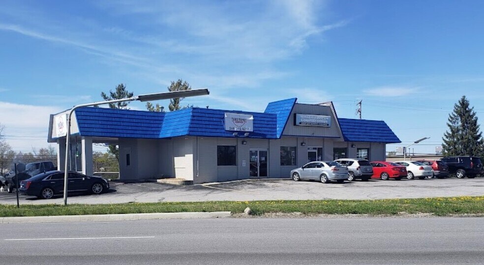 Primary Photo Of 5911 N Clinton St, Fort Wayne Freestanding For Sale