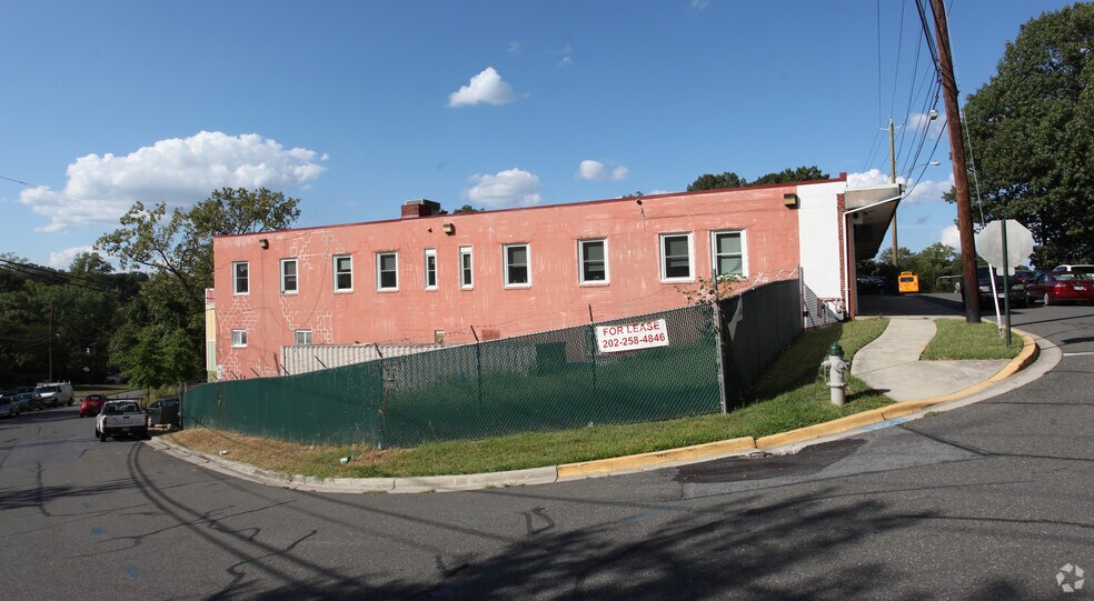 More Photos Of 6476-6492 Sligo Mill Rd, Takoma Park Warehouse For Lease