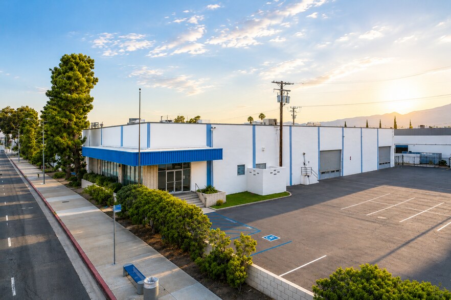 More Photos Of 6909 E Washington Blvd, Montebello Warehouse For Lease