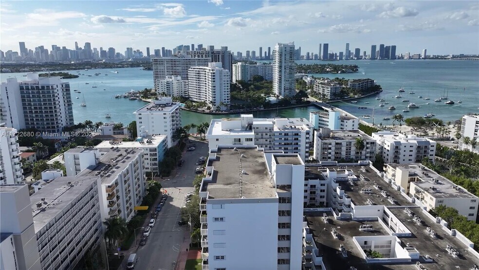 More Photos Of 1661 West Ave, Miami Beach Post Office For Sale