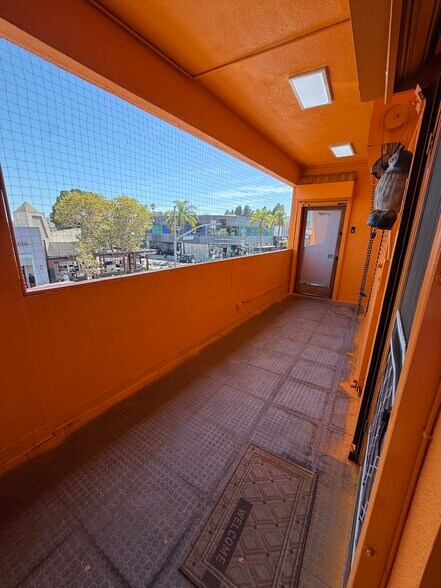 More Photos Of 7619-7621 Melrose Ave, Los Angeles Storefront Retail Office For Sale