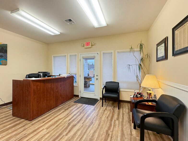 More Photos Of 542-544 N 5th Ave, Sequim Medical For Sale