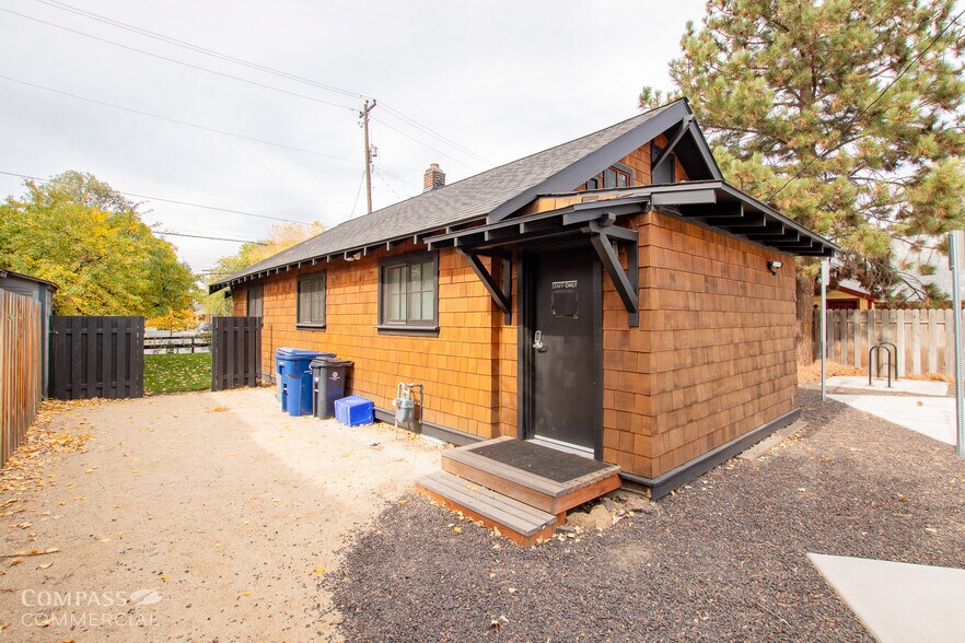 More Photos Of 324 NW Hill St, Bend Freestanding For Sale