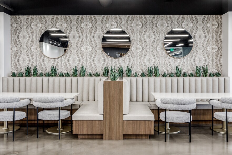More Photos Of 24 Greenway Plz, Houston Office For Lease