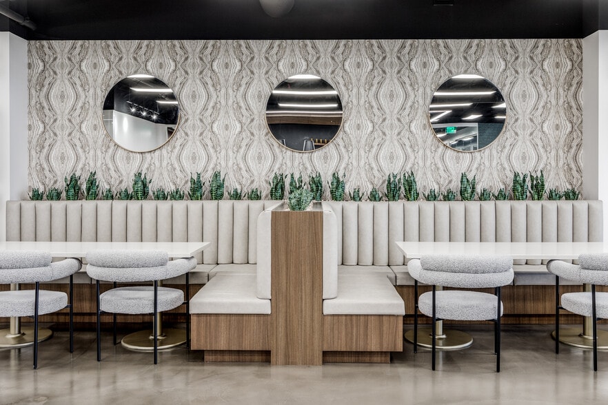 More Photos Of 24 Greenway Plz, Houston Office For Lease