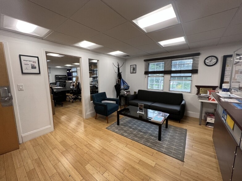 More Photos Of 316-320 Washington St, Brookline Loft Creative Space For Lease