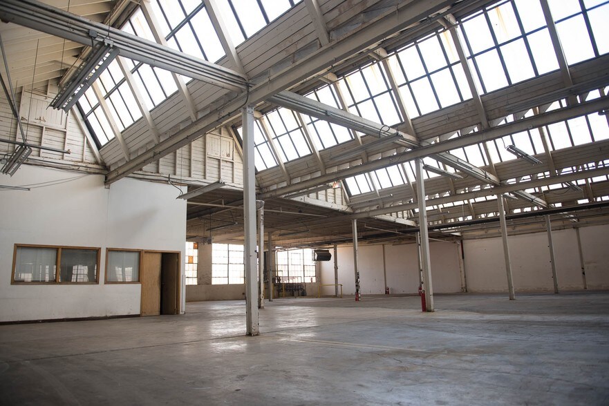 More Photos Of 3025 W 47th St, Chicago Warehouse For Lease