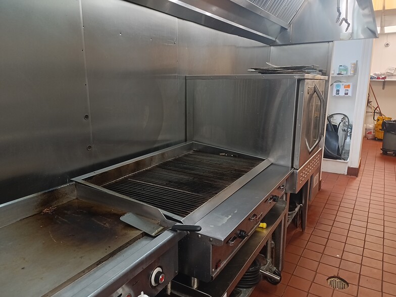 More Photos Of 12225 Westheimer Rd, Houston Freestanding For Lease