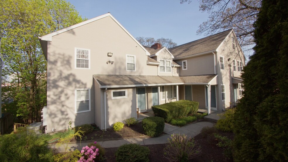 More Photos Of 76 Hope St, Stamford Apartments For Sale