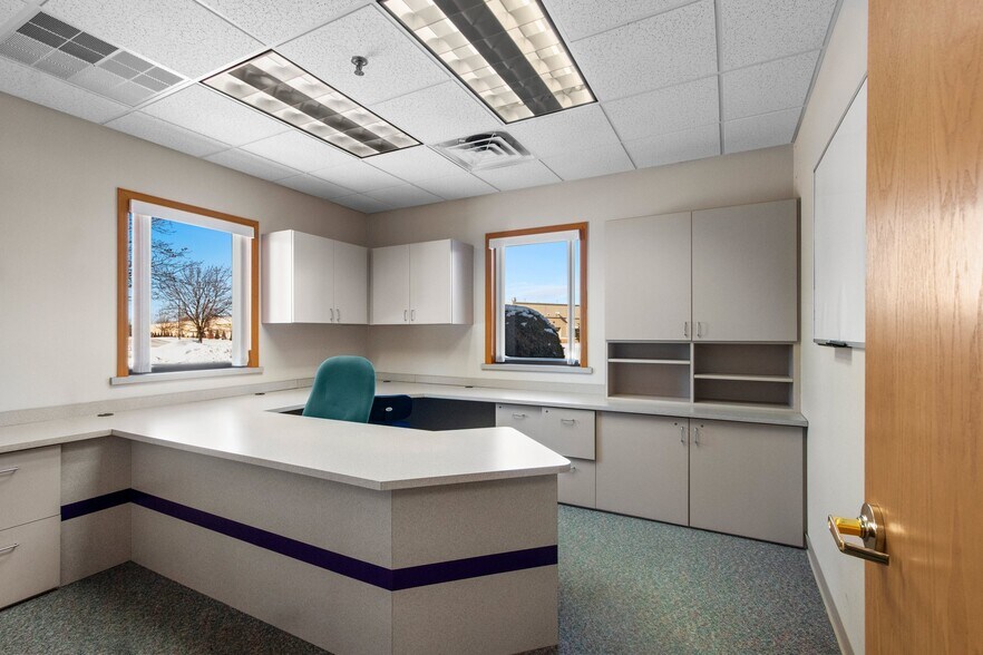 More Photos Of 2980 Walker Dr, Green Bay Office For Sale