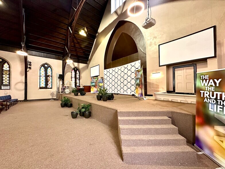 More Photos Of 1 N Fulton Ave, Baltimore Religious Facility For Lease