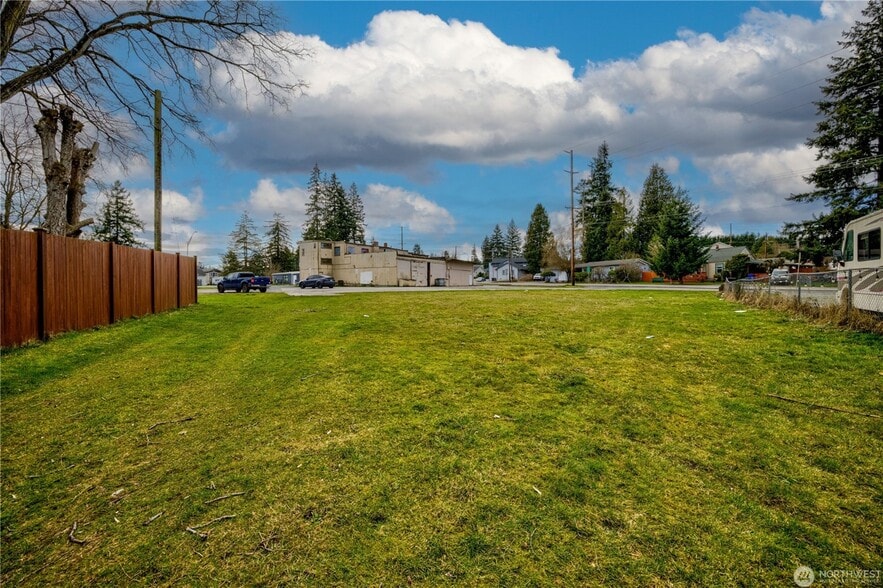 More Photos Of 2011 Madison St, Everett Storefront Retail Residential For Sale