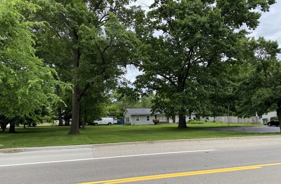 More Photos Of 3221 Union Lake Rd, Commerce Township Storefront For Sale