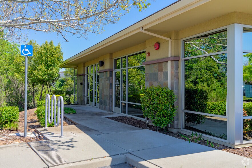 More Photos Of 1410 Blue Oaks Blvd, Roseville Medical For Lease