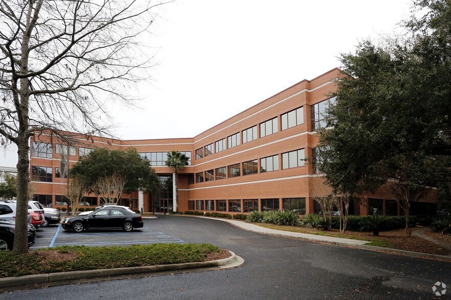 More Photos Of 1300 Hospital Dr, Mount Pleasant Medical For Lease