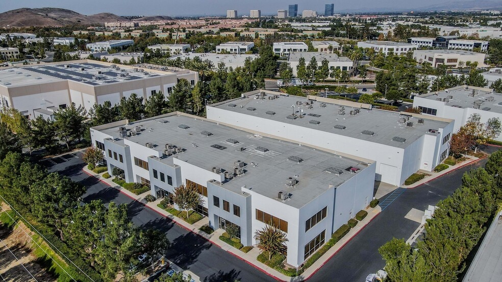 More Photos Of 64-76 Maxwell, Irvine Light Manufacturing For Lease