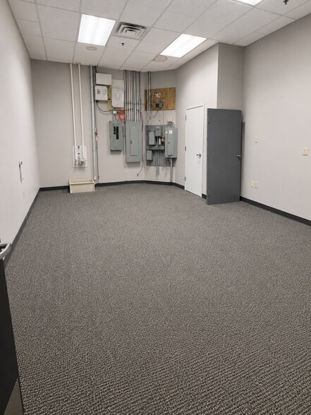 More Photos Of 1851 44th St SW, Wyoming Freestanding For Lease