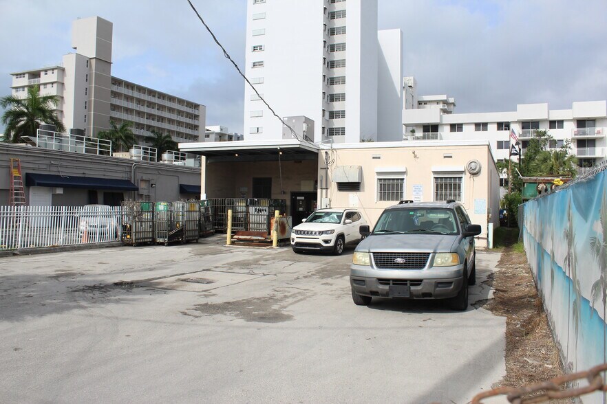 More Photos Of 1661 West Ave, Miami Beach Post Office For Sale