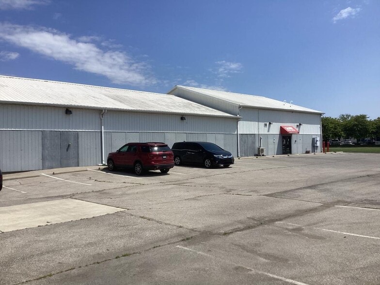 More Photos Of 5311 Commerce Cir, Indianapolis Warehouse For Sale