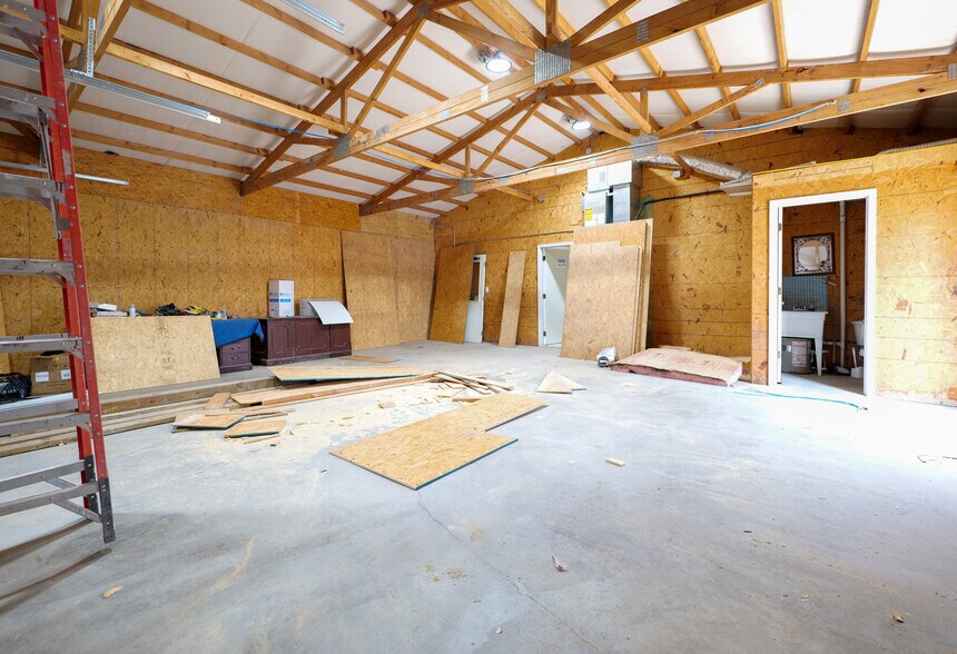 More Photos Of 1730 Daniel Boone Industrial Pky, Truesdale Warehouse For Sale