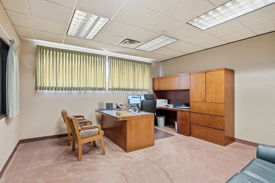 More Photos Of 23498-23520 Michigan Ave, Dearborn Office For Sale