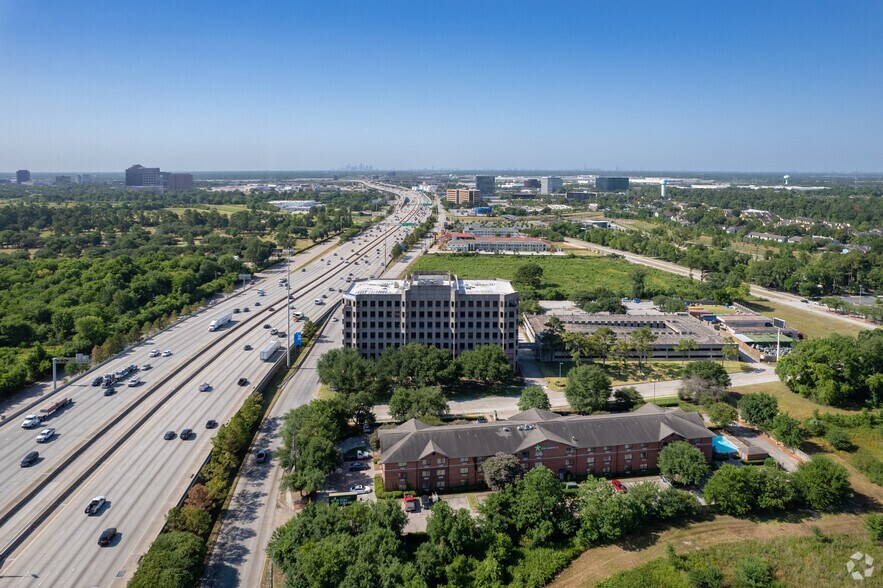 More Photos Of 13401 N I-45, Houston Office For Sale