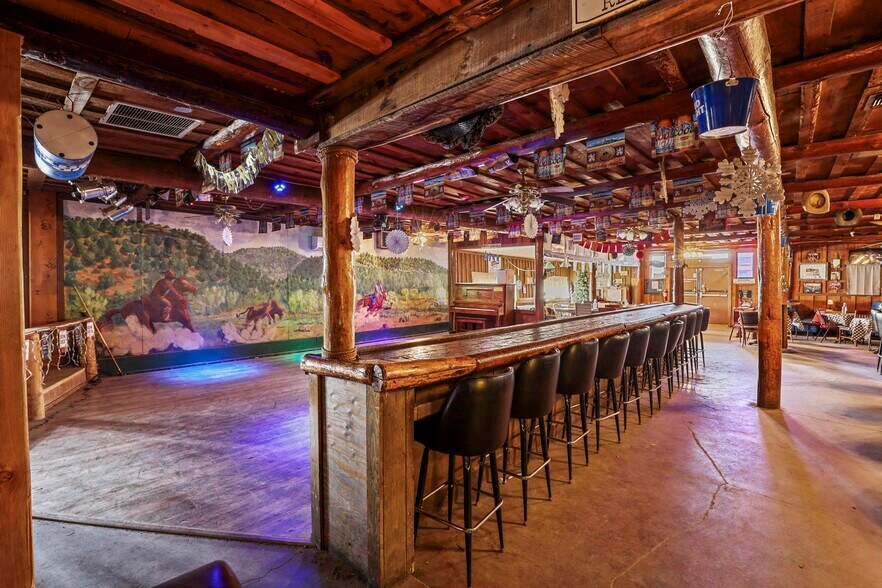 More Photos Of 607 W Main St, Payson Bar For Sale